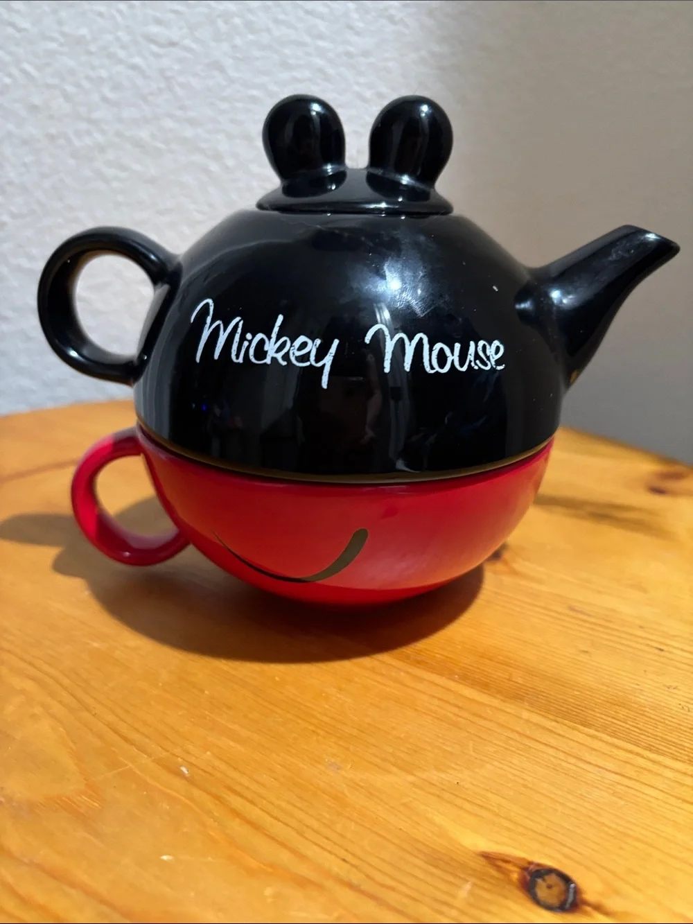 Mickey Mouse Black and Red Teapot and Cup Set